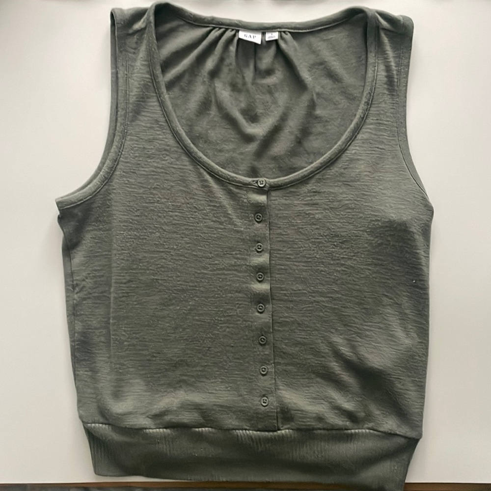 Small Gap button up tank